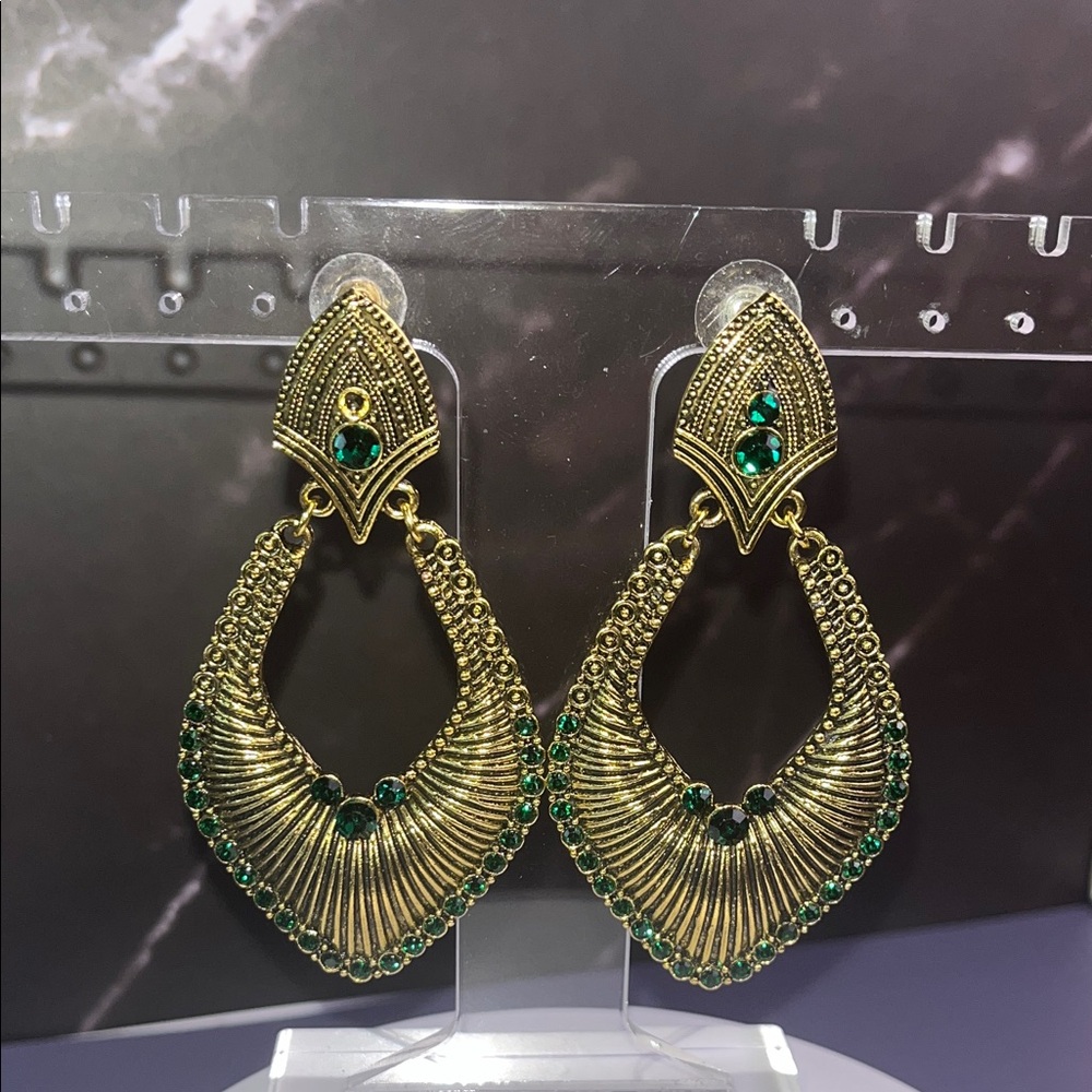 Elegant Gold and Green Earrings